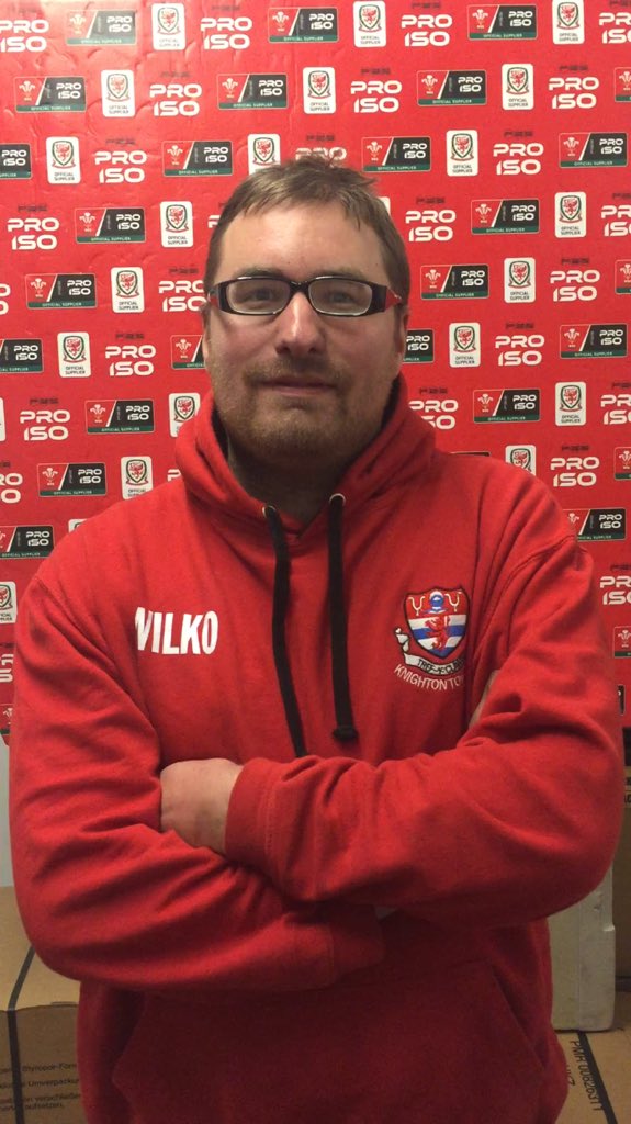 Knighton reserves reveal their new physio Mark 'klopp' Wickens #Robins