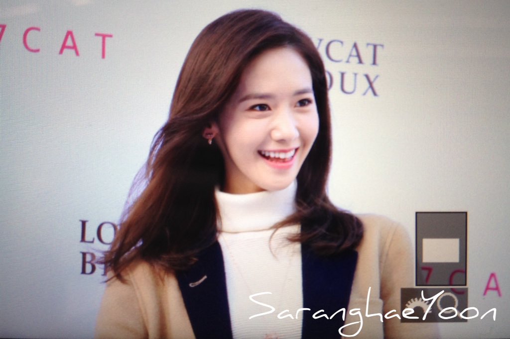 [PIC][24-10-2015]YoonA tham dự buổi fansign cho thương hiệu "LOVCAT" vào chiều nay - Page 3 CSEYYj0UcAAXwg3