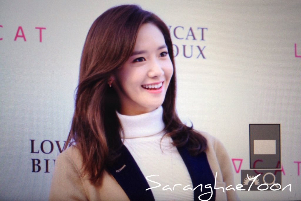 [PIC][24-10-2015]YoonA tham dự buổi fansign cho thương hiệu "LOVCAT" vào chiều nay - Page 5 CSEYYjOVEAAFwbE