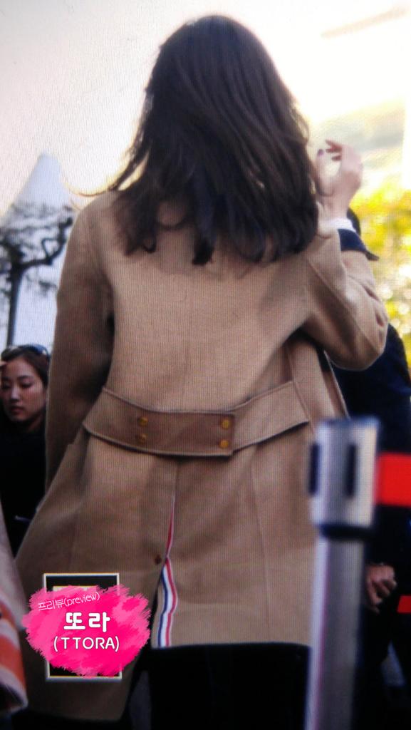 [PIC][24-10-2015]YoonA tham dự buổi fansign cho thương hiệu "LOVCAT" vào chiều nay - Page 2 CSEcFX7VEAA16y0