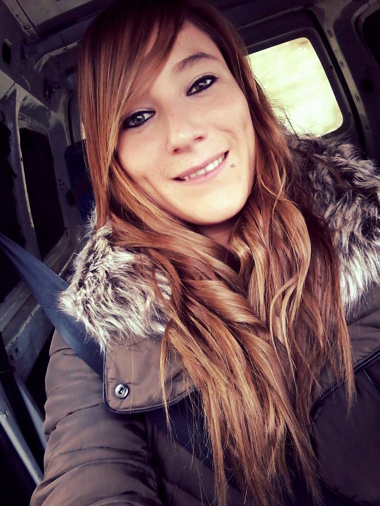 vir_dp's tweet photo. Aprendí que la vida no consiste en ser perfecto, sino e ser feliz. https://t.co/9no8oV6KNu
