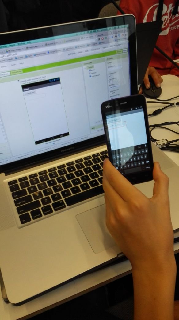 CoderDojoBru's tweet image. Apps maken met app inventor op #coderdojo B(XL) @Muntpunt @SmartCityBru kids having fun :-)
