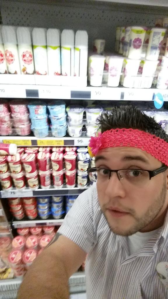 morgzaa85's tweet photo. Felt weirdly comfortable wearing the pink in work last night lol https://t.co/cKVCFrsExa