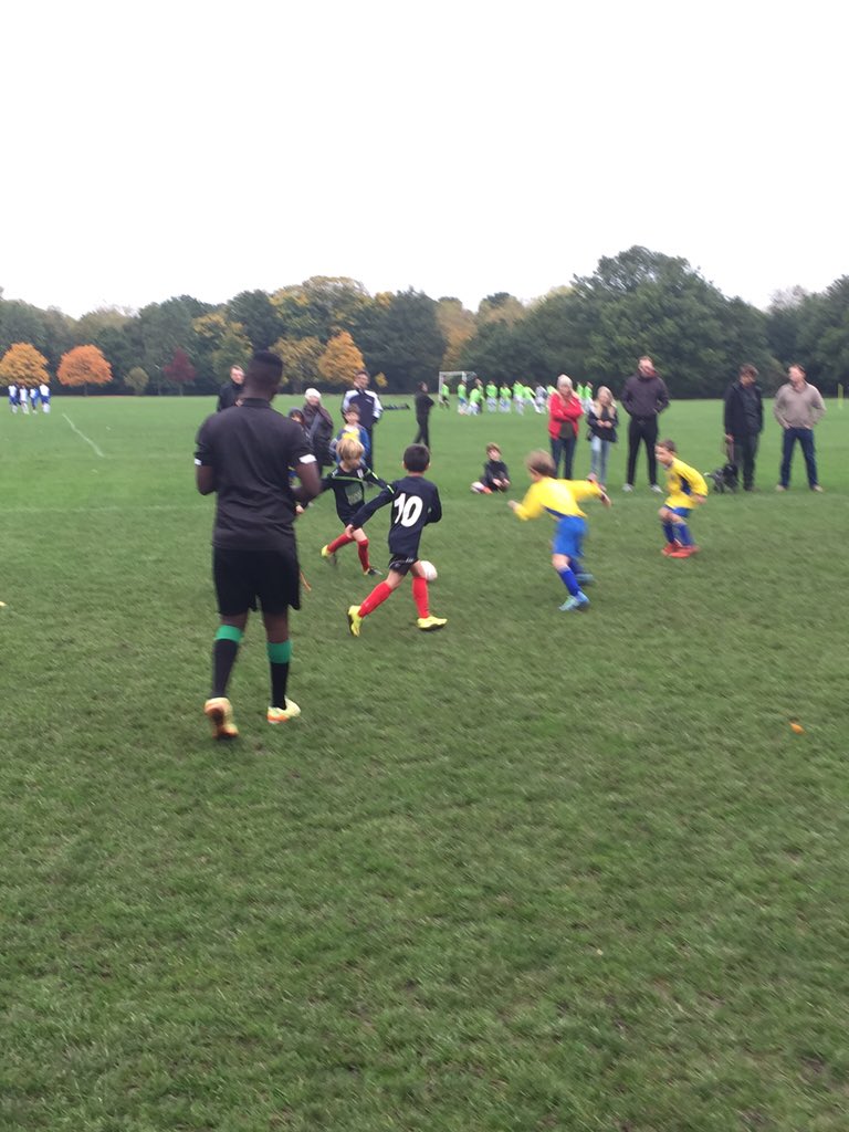 thedasman's tweet photo. 1-0 in the first minute to tooting park rangers against Wandsworth Premier U8! #tootingparkrangers @geoffjein https://t.co/pjISc6vAn7