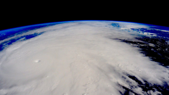 globovision's tweet photo. #EsNoticia Huracán Patricia se degrada a categoría 1 https://t.co/zv8Jbyg8CA https://t.co/aTonfjNtGW