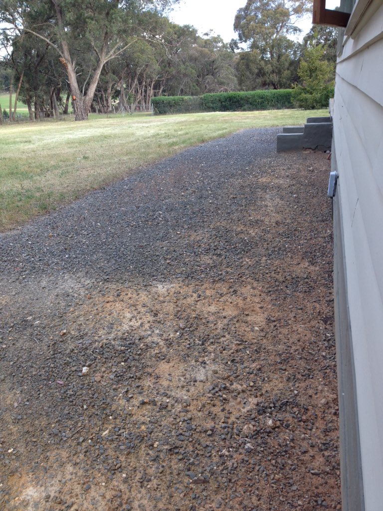 BloodyK8's tweet photo. Sheep did first mow & I did 2nd this arvo. Is it defendable enough? #bushfireprep https://t.co/h9BChTNI4h
