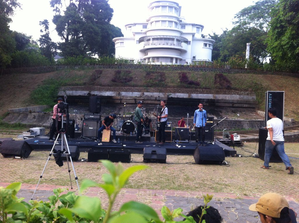 Parahyena tweet media