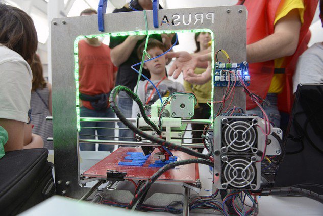 barcelona_cat's tweet photo. Descobreix la #3Dprint! Tallers i demos a la #PrinterParty: https://t.co/LzL64UXhsY @BCN_AteneusFabLab https://t.co/Rtv266FfY2