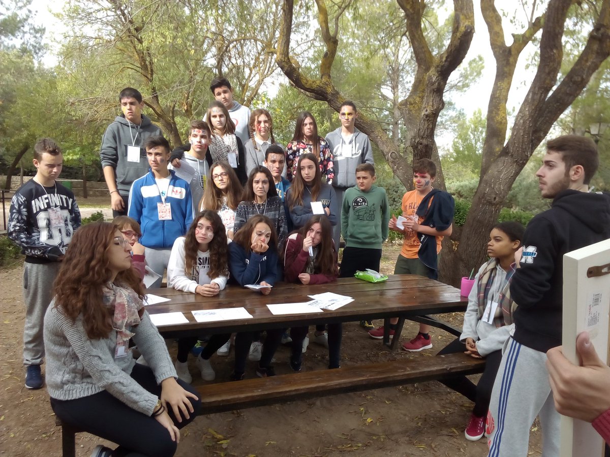 EncuentrosInter's tweet photo. Seguimos con el taller de la humildad. #YoSoyTu https://t.co/M15HgHOChQ