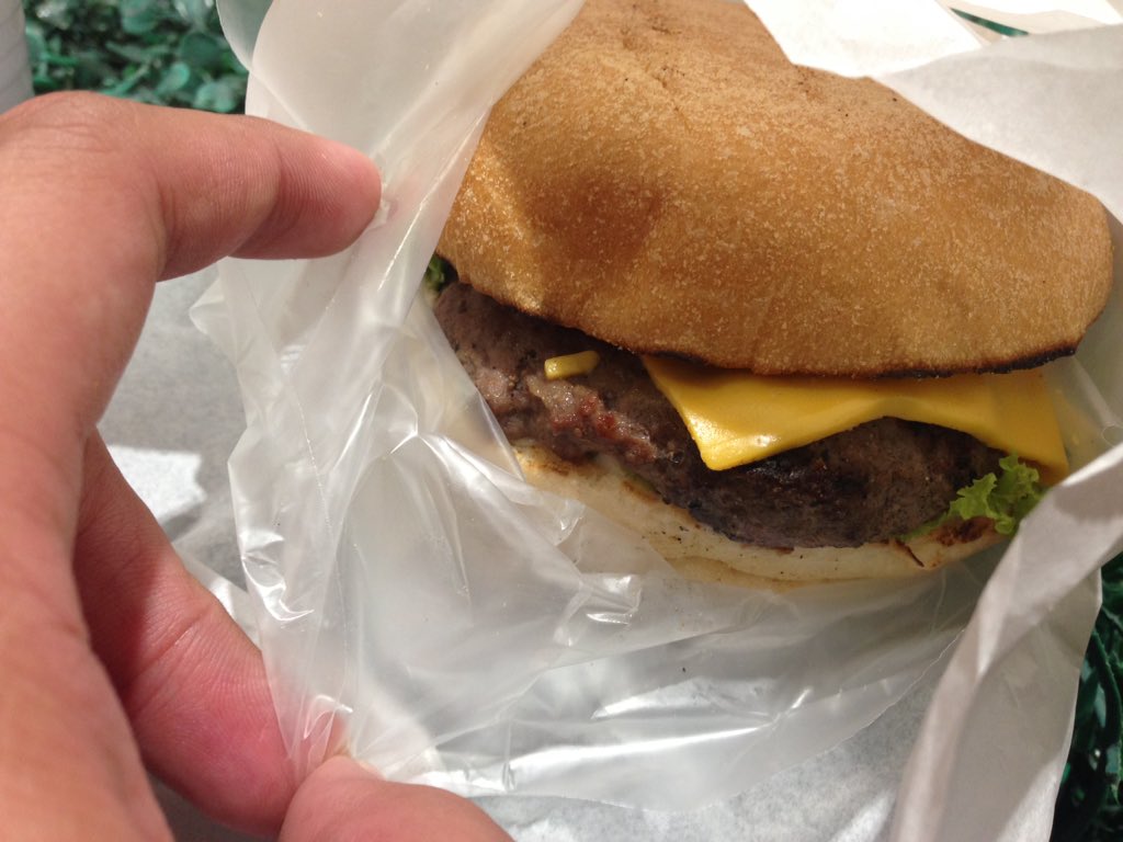 christofferking's tweet photo. Thank you Big Better Burger @bigbetterburger for sponsoring our snack during @IGersManila #PIPE4 opening ceremony https://t.co/OraxKO7jDZ