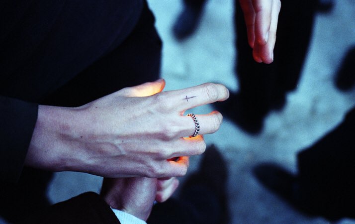 tomisnotaboy's tweet photo. // charlotte ballesteros + hubert marot // #charlotteballesteros #hubertmarot #hands #tattoo #indie #tomisnotaboy https://t.co/4Zzefr66BQ