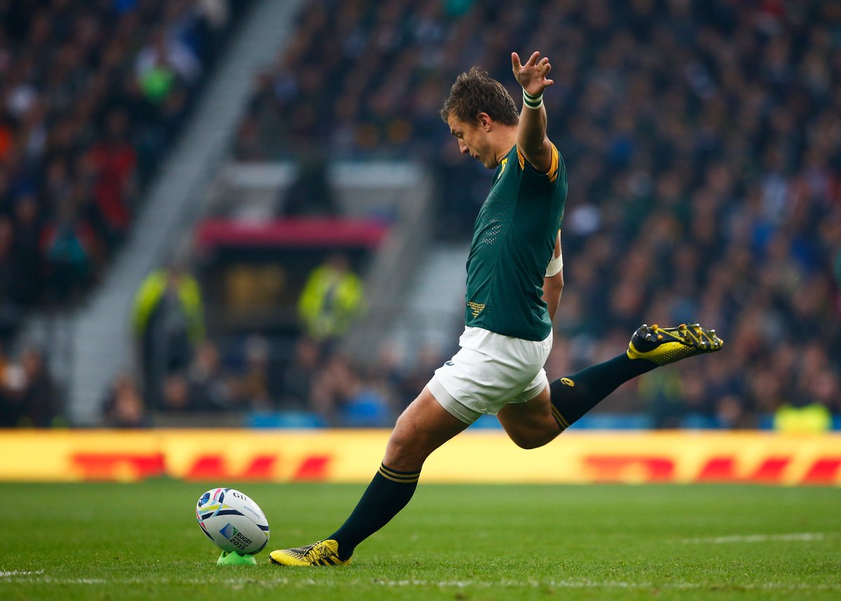 PEN #NZL are down to 14 men as Jerome Kaino is sin-binned for offside; Pollard kicks the penalty to put #RSA 12-7 up