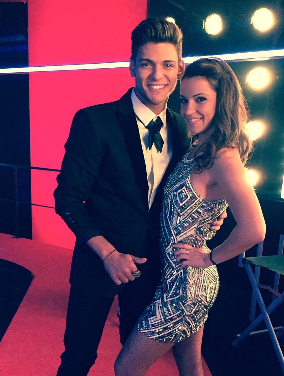 BensettiRayane's tweet photo. Prêt pour l'ouverture de Dals avec ma @DenitsaOff  bisous les copains ! Rdv après pour l'anniversaire d'MK Dance ❤️ https://t.co/Xa2Cuh1kh1