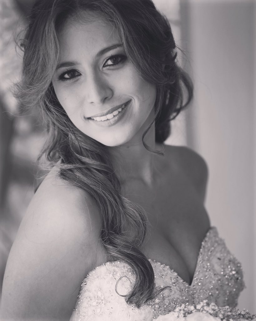 LeonorNoviasCol's tweet photo. Nicole @leonorcorreanovias #atelierbackstage #weddingdress #vestidodenovia #dress #novia #bridegown https://t.co/hLCOlMApCW