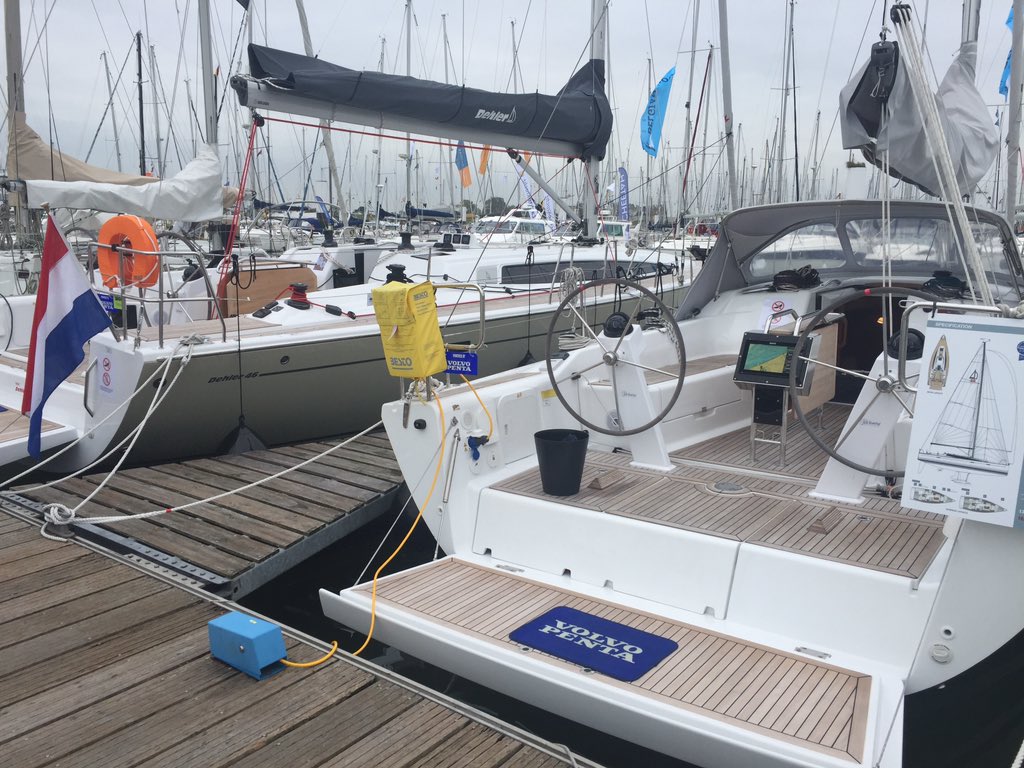 Dehlernl's tweet photo. Bootshow Nieuwpoort ook morgen nog #dehler46 #dehler #nieuwpoort bootshow https://t.co/zfpgIt9axJ