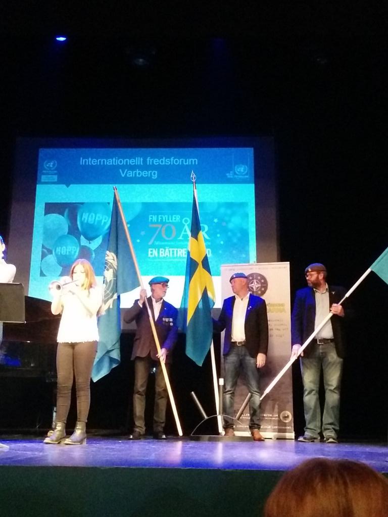 FNforbundet's tweet photo. FN-förb firar FN 70 år med Varbergs FN-förening. Några medverkande @carolinakluft @fredsbaskrarna #varbergcalling https://t.co/CJtJ6EeR21
