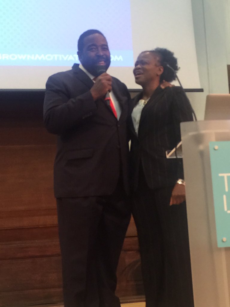 elsie_property's tweet photo. Go Big With Les Brown - a GR8 day thanks @AltheaMotivator @LesBrown77 #LBIL #LesBrowninLondon https://t.co/yeo2FHjUep