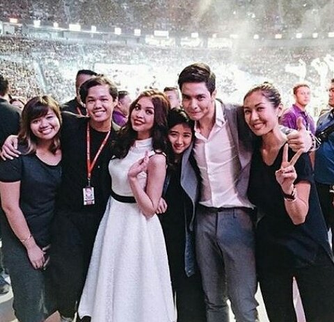 PauleenLuna7's tweet photo. The present is here, live it.
#ALDubEBTamangPanahon https://t.co/NocYYJ777S