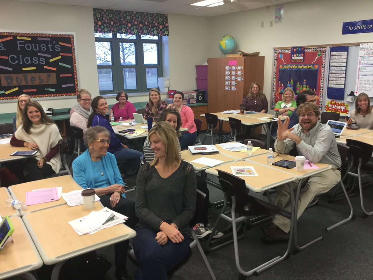 farristhird's tweet photo. Having fun in our Twitter session at #TAWL15 https://t.co/qgw1J1Josc