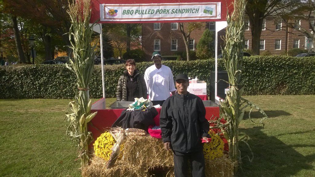 SustainableFare's tweet photo. Ready for our fall harvest picnic. Parents weekend 2015 @Life_Is_Sweet20 this for the brew @SHK12 https://t.co/SsGhNyFNQY