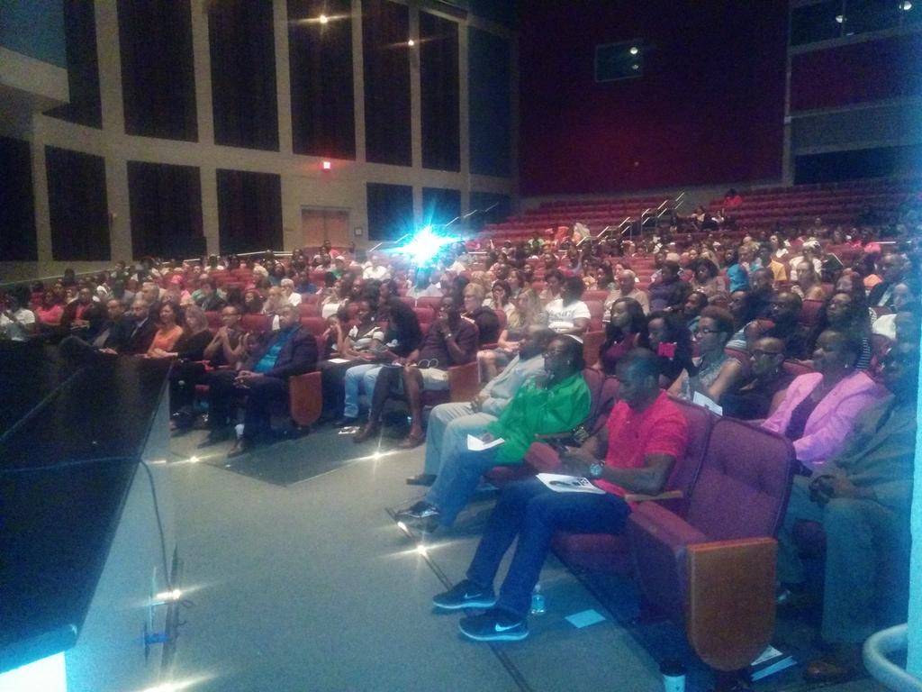 CrystalMPhillip's tweet photo. Packed house at the YPN "No Flakka" Forum. #noflockzone https://t.co/KWMc1FKBOY