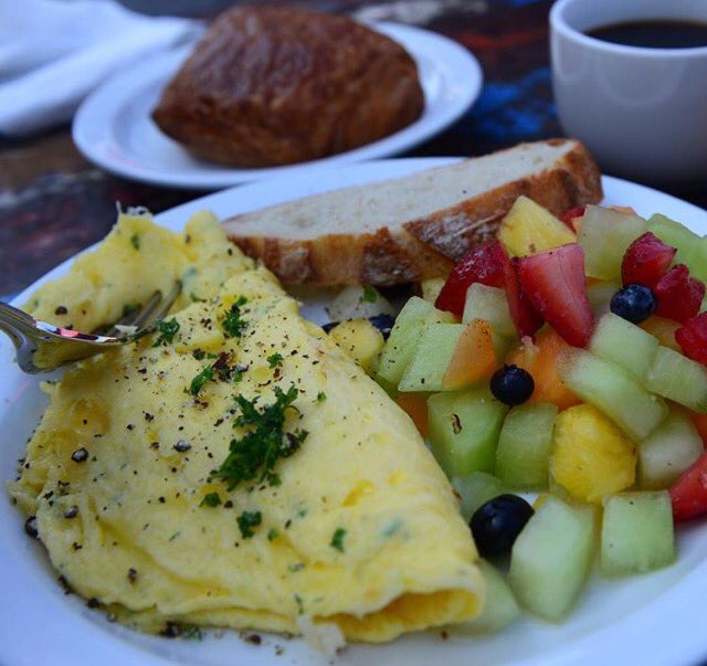 moulinbistro's tweet photo. All day #breakfast starts now! #brunch #newportbeach https://t.co/eqz17OrxXz