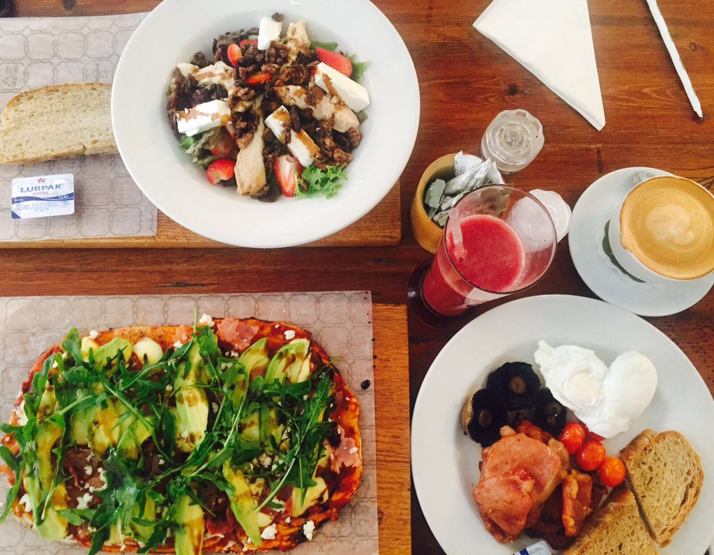 cathy_sims's tweet photo. Lunch with the girls #VovoTelo #foodporn https://t.co/40delhwz9X