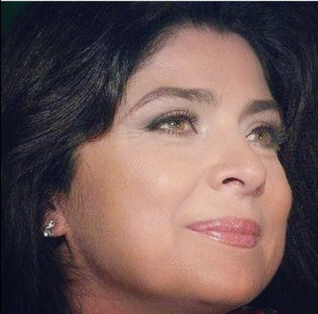 Husmdjdnud's tweet photo. Buenos Días #RuffoPower Que tengan un bonito Fin de Semana !! Amores 
Arriba Tù @victoriaruffo31 https://t.co/kRncL08ep0