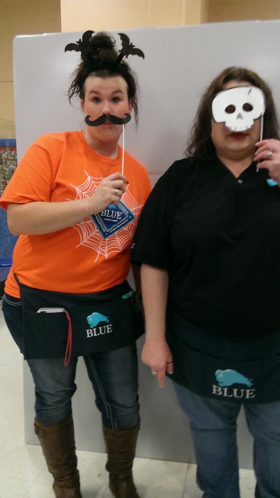 PattyMarie218's tweet photo. Our Blue Reps showing their #howloween spirit at our #monstercute event. @Petsmart591 #eastpetm https://t.co/hCRhxf37gp