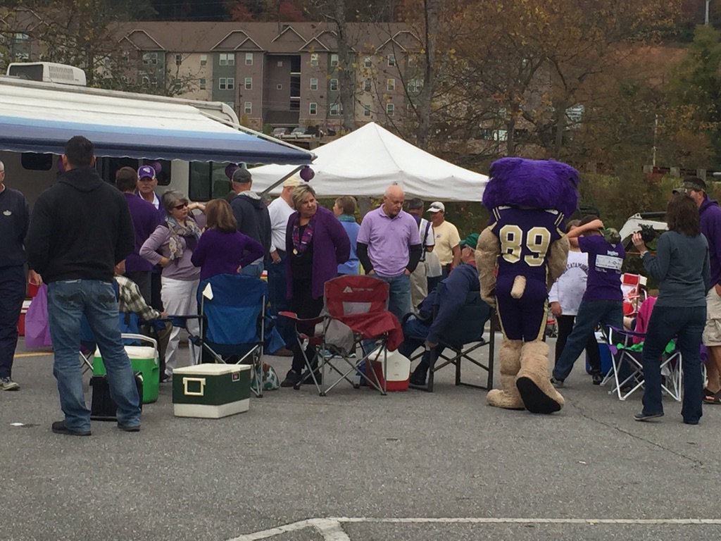 PawsCatamount's tweet photo. Paws is on the prowl to start tailgating! #PurpleOnTheProwl #WCUHomecoming https://t.co/mkoXmTpWB3