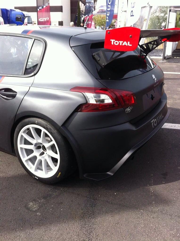GfSamuel's tweet photo. @GfSamuel @PeugeotTMingos @cambioderasante @JASuarezOficial  #Peugeot308RacingCup ....
Que caderas!! https://t.co/ViACrAxYPJ