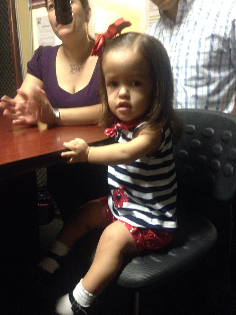Karina_BarrazaV's tweet photo. Gracias a Julia y a sus papás. Este 25 de oct. #DíaMundialDeLasPersonasDeTallaBaja @COLUMNAVIVEROS @NoticiasenKS https://t.co/2Pead0RYKE