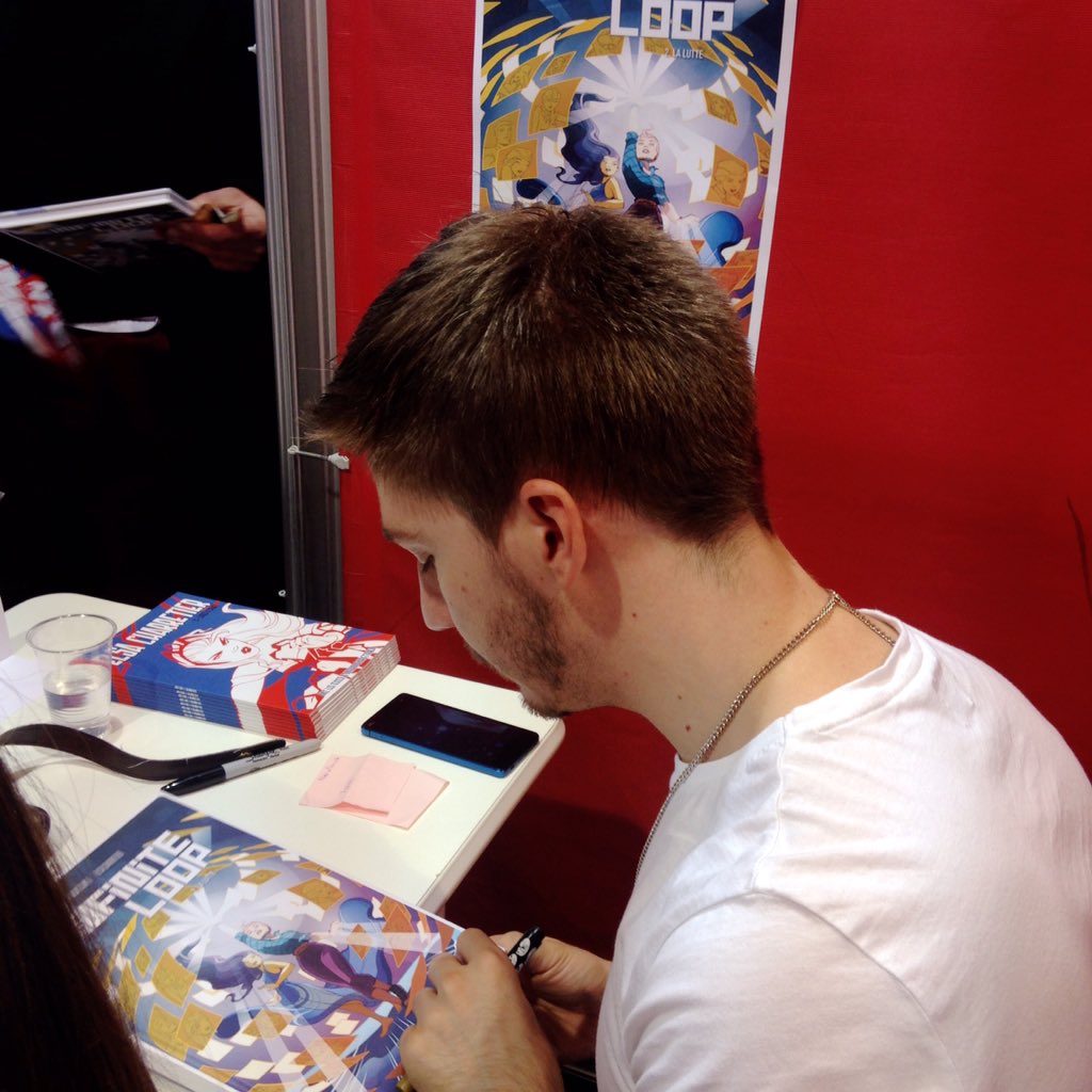GlenatComics's tweet photo. Les dédicaces battent leur plein ! #ComicConParis #MattFraction #ElsaCharretier #PierrickColinet https://t.co/lcRXQsiTS5