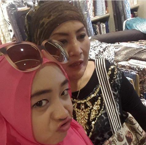 Mlm ini <a href="/DA2_Ega/">Ega (REAL)</a> kluar dari asramany utk pulang k Kuningan😊 tp EGA tdk langsung k kuningan dlu😉krna ada kepentingan.