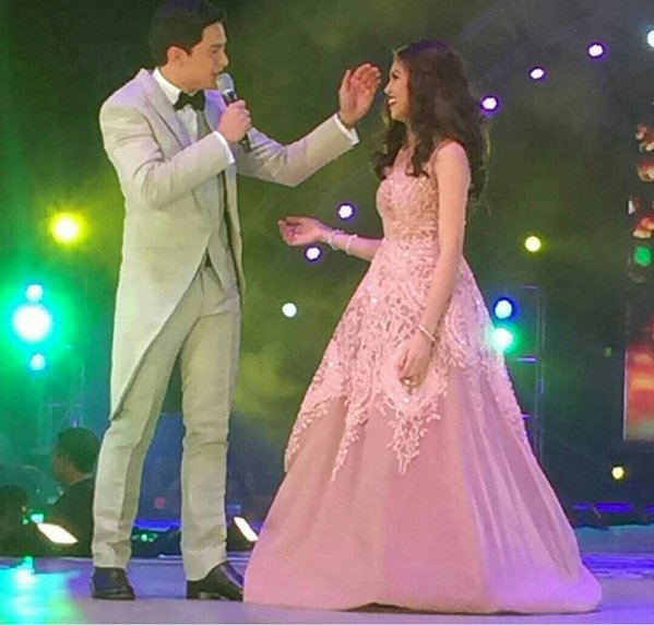 MDH_PARANAQUE's tweet photo. Once in a while, right in the middle of an ordinary life. Love gives us a fairytale.

#ALDubEBTamangPanahon https://t.co/Hz4GVtor1F