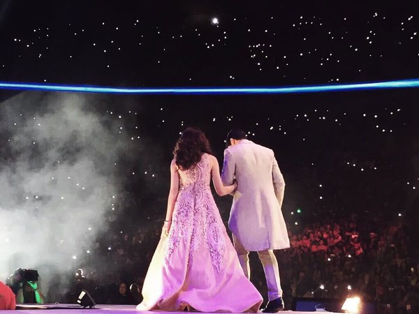 MDH_PARANAQUE's tweet photo. Once in a while, right in the middle of an ordinary life. Love gives us a fairytale.

#ALDubEBTamangPanahon https://t.co/Hz4GVtor1F