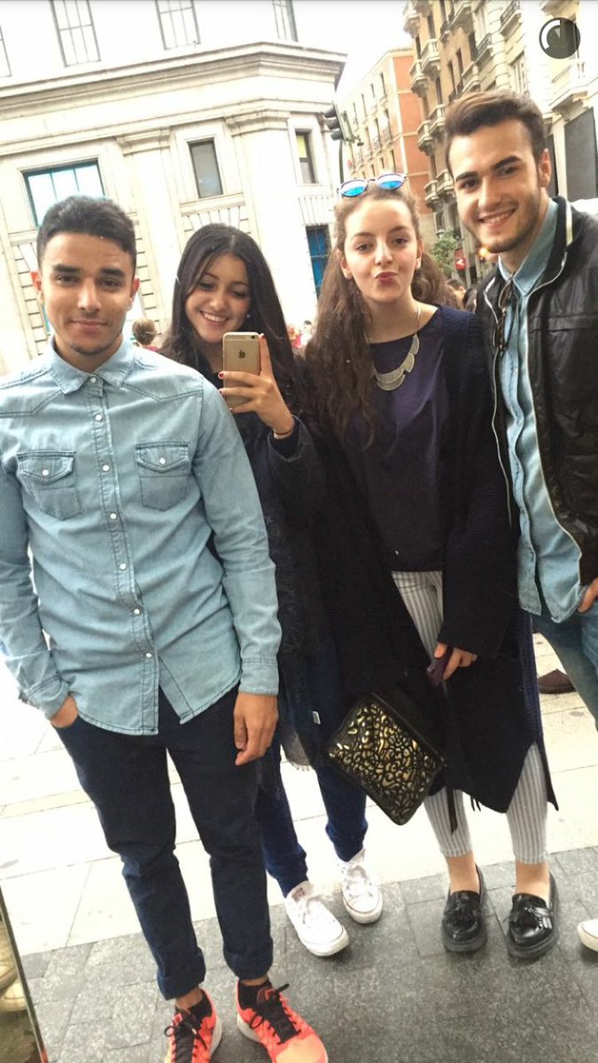 ghislanziani's tweet photo. Mi chini,mi chica,mi tetino😂😊😚 @7jabir @fatimaigh1 @Jose19961899 https://t.co/Spd6DTX8I3