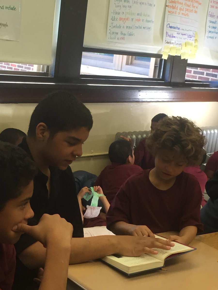 Shenenps24's tweet photo. My students in 310 enjoyed reading to 311'students https://t.co/Rm0U2o2pjx