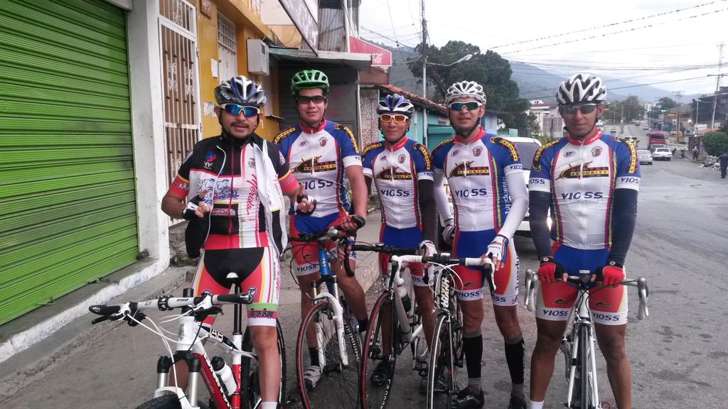 Saliendo a rodar dos horas feliz día