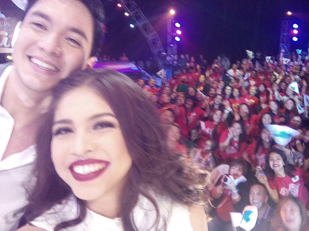 EatBulaga's tweet photo. Maine and Alden's selfie kasama ang ALDUB NATION #ALDubEBTamangPanahon https://t.co/YPO2MkPOie