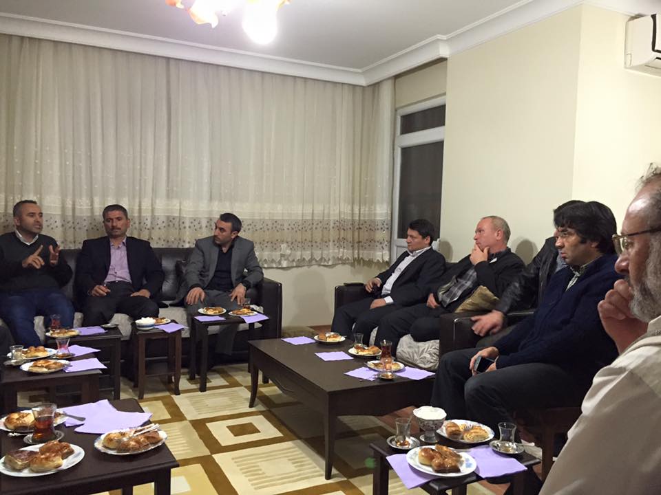 argeumr's tweet photo. Bel.Bşk.Yrd.@hakangurbuz24 ile Cemil Meriç Mah.Ihlamur Evleri Site Sohbetimiz @ESEDATCAKIROGLU @NYEKELER @ekanariya https://t.co/xlKZZvDjjx