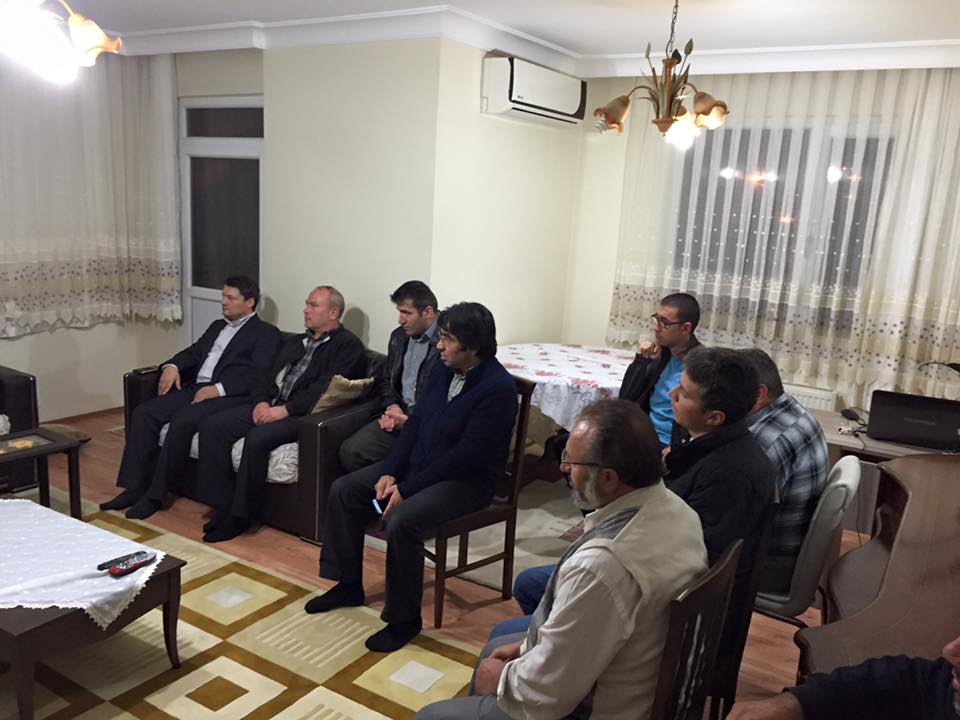 argeumr's tweet photo. Bel.Bşk.Yrd.@hakangurbuz24 ile Cemil Meriç Mah.Ihlamur Evleri Site Sohbetimiz @ESEDATCAKIROGLU @NYEKELER @ekanariya https://t.co/xlKZZvDjjx