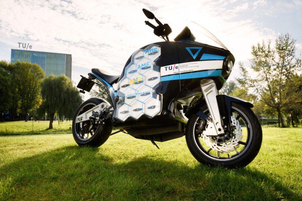 cbpelayo's tweet photo. #StormPulse, una moto elèctrica que pot fer 380 quilomètres https://t.co/Kg9uF0MBQ7 #Sostenibilitat #Motor #DCcat https://t.co/fRA38YmSCS