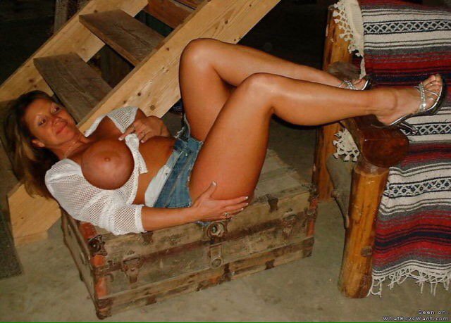 Free asian shower voyeur videos tubes Hot mom voyeur