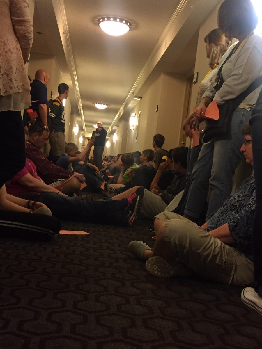 clschargers's tweet photo. Last day, Here is a snapshot of our nighttime devos, Hope those on our floor were blessed by our singing! #dctrip15 https://t.co/ZISQOHm7Hj