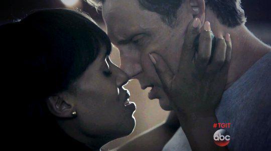 Reds_Logic's tweet photo. She did tear up when he gave it to her. It was like one of those fairytale moments. #TheTruthWorks #Scandal https://t.co/SxWZvqdzxS