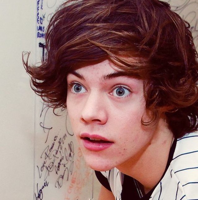 HarryEStylesPH's tweet photo. Shocking 😳 #EMABiggestFans1D https://t.co/V3ZZM7KDbK