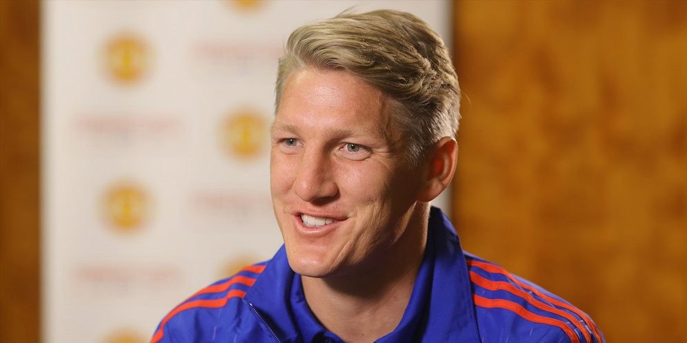 Bolanet's tweet photo. https://t.co/Wm5ekvbunM | Schweinsteiger Tak Sabar Lakoni Derby Manchester https://t.co/aSf1Xb5cpT