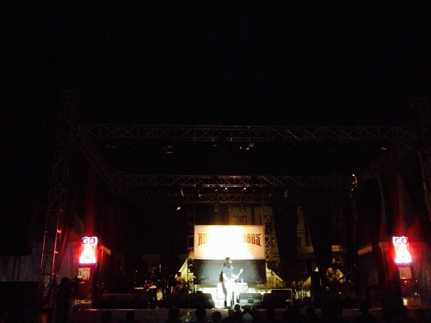 <a href="/hotdogINblue/">hot dog in blue</a> mengakuisisi panggung dengan hentakan Grunge mereka #RCIfest2015 #Palu