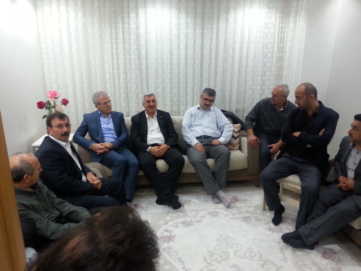 argeumr's tweet photo. M.Vek.Ady.@Orhan_Birdal ile İstiklal Mh.Şehzade Sit.Sohbetimiz @ESEDATCAKIROGLU @NYEKELER @salhozden1964 @ekanariya https://t.co/FdGCLa7V8S
